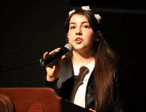 Sewar Al-Assad, a student of the Science and Inventors of the Future project, presents the winner of the Wolf Prize in Music, Jessie Norman, at the 2015 winners' announcement ceremony. Photo: Naama Marinberg