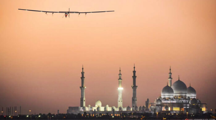 Green energy in the sky. Solar Impulse 2 in the skies of Dubai. photo: Solar Impulse