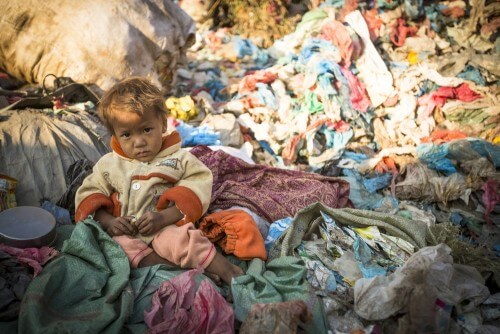 ילד עני בקטמנדו, נפאל. צילום: shutterstock