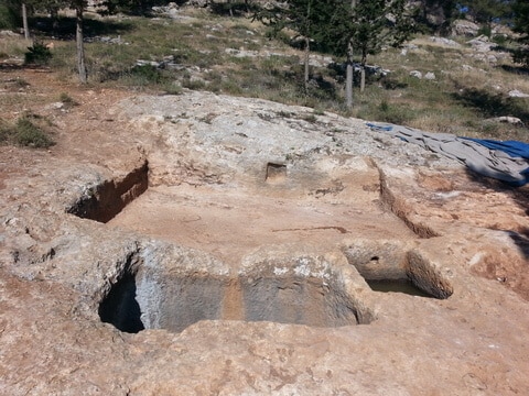 A 1,400-year-old wine cellar discovered in the Nevehiyakov neighborhood in Jerusalem. Photo: Alex Wigman, courtesy of the Israel Antiquities Authority