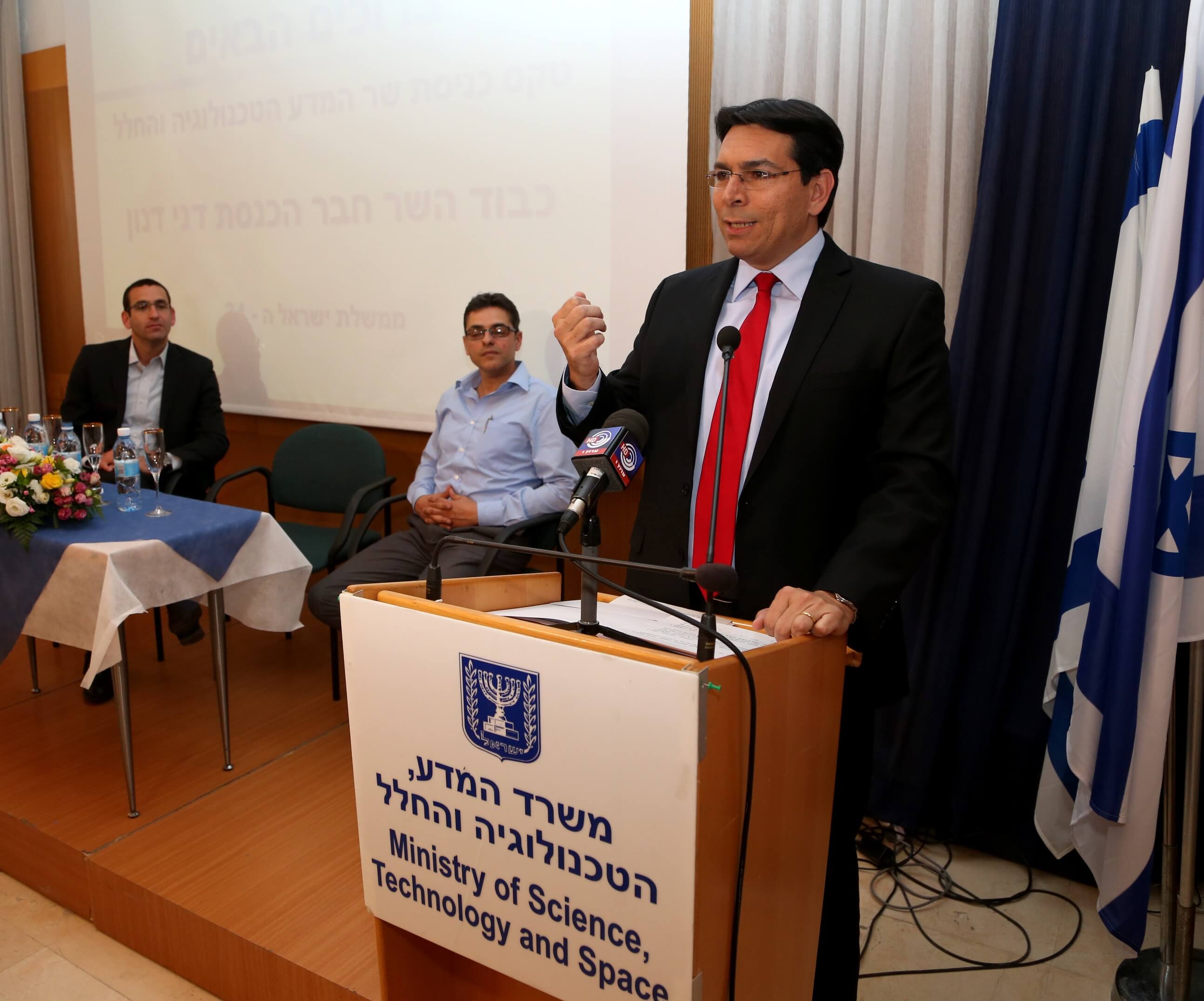 Minister of Science, Technology and Space Danny Danon upon taking office, 17/5/2015. Photo - Spokesperson of the Ministry