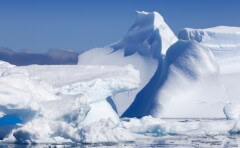 אנטארקטיקה: המים החמים חותרים מתחת לקרחונים. צילום: shutterstock