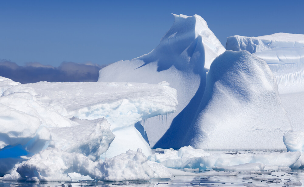 Antarctica: The warm water seeps under the glaciers. Photo: shutterstock