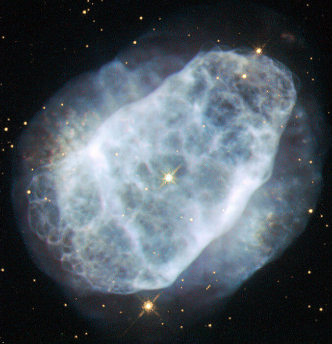 NGC 6153, a gas-rich nebula. Photo: Hubble Space Telescope/NASA/European Space Agency