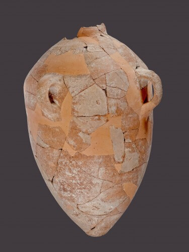 The jug after healing work in the Antiquities Authority laboratories. Photo: Tal Rogovski.