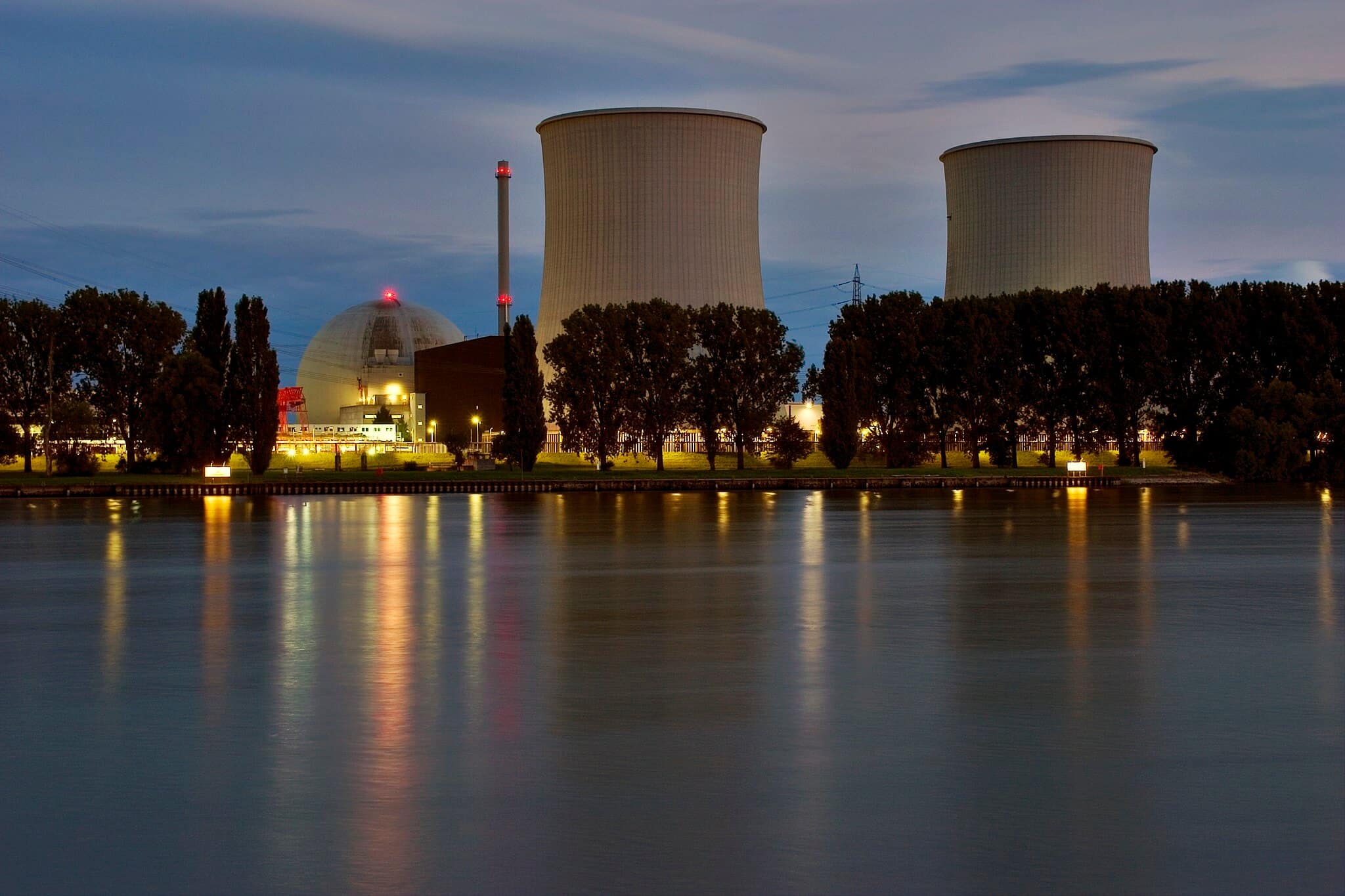 Энергетика германии. АЭС Гронде Германия. Виндон Германия атомная электростанция. Атомная Энергетика Германии. Атомные станции в Германии.