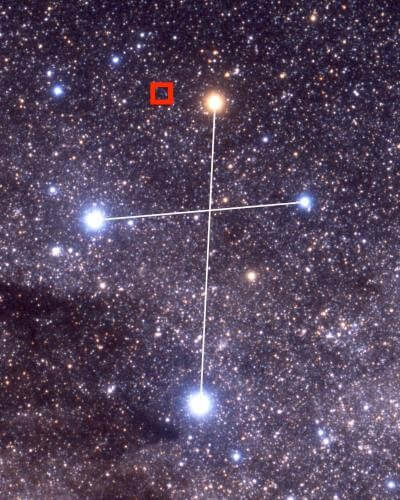 מיקומם של שני הננסים הלבנים בשמי הדרום לא הרחק מכוכבי "הצלב הדרומי". צילום: ANU