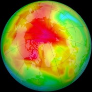החור בשכבת האוזון מעל הקוטב הצפוני. תצלום: NASA