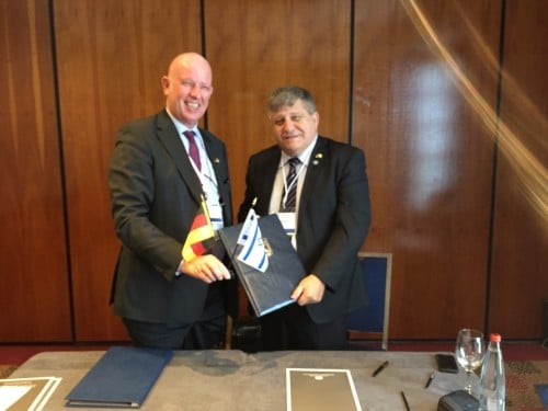 Director of the Israeli Space Agency Menachem Kidron and Dr. Gerd Grupa, Deputy Head of the German Space Agency. Photo: Ministry of Science Spokesperson