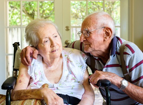 An elderly couple. Illustration: shutterstock