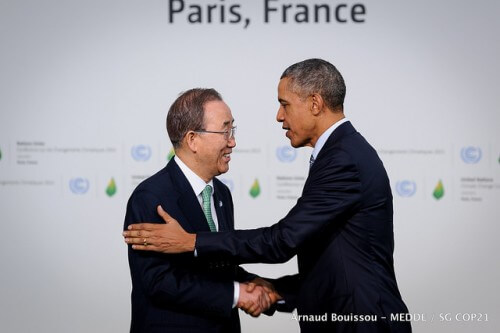 באן קי-מון וברק אובמה בוועידת האקלים בפריז. צילום: COP PARIS, Flickr