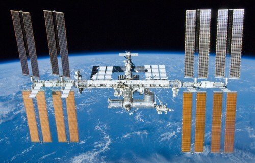 محطة الفضاء الدولية، كما تم تصويرها من المكوك الفضائي أتلانتس عام 2010. المصدر: وكالة ناسا.