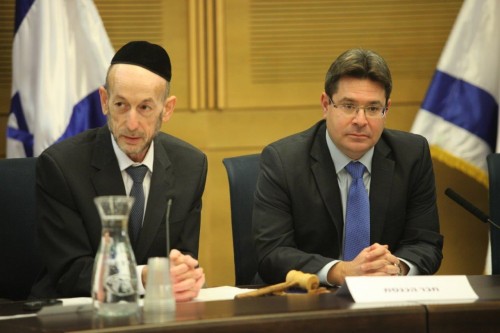 Science Minister Ofir Akunis (right) and the chairman of the Knesset's science committee, MK Uri Makleb. Photo: Spokesperson of the Science Committee