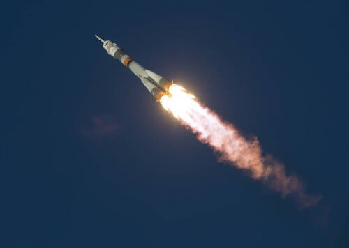 שיגור החללית סויוז על גבי משגר סויוז מקוסמודרום החלל בייקונור. מקור: נאס"א.