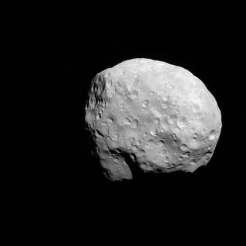 הירח השבתאי אפימתאוס (Epimetheus) כפי שצולם ב-6 בדצמבר 2015 ע"י החללית קאסיני. צילום: נאס"א