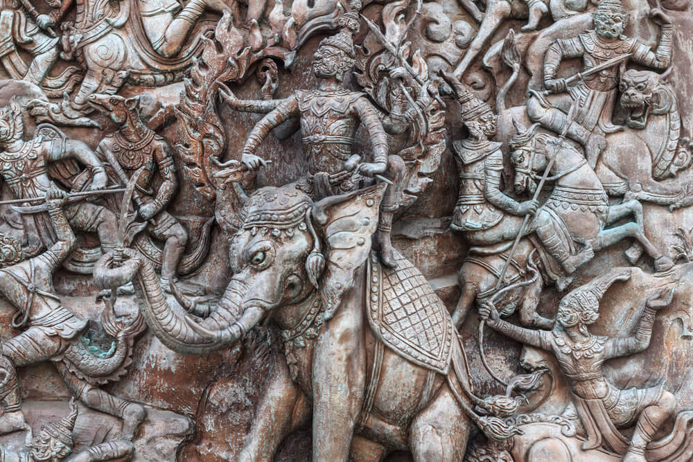 תיאור של קרב בהשתתפות פילי מלחמה הודים, במקדש בתאילנד. צילום: shutterstock