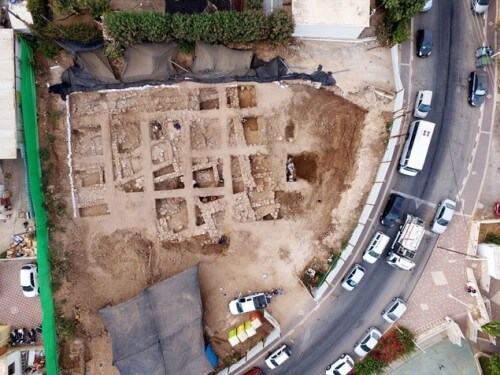 צילום אווירי של החפירה: גיא פיטוסי, באדיבות רשות העתיקות