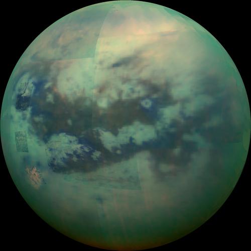 חדירה דרך האטמוספירה הערפילית של טיטאן. צילום מהחללית קאסיני ב-4 בדצמבר 2015.