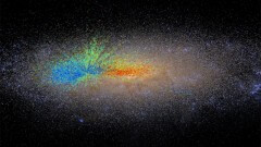 במפה, אותה ניתן לראות למעלה, המוקד ממנו יוצאים הקוים הוא בנקודה בה ממוקם כדור הארץ. לימינו הכוכבים הזקנים יותר (אדום) סביב מרכז הגלקסיה ולשמאלו הכוכבים הצעירים יותר (כחול) בחלקים החיצוניים של הדיסק. כפי שאומרים החוקרים בקבוצה, גלקסיית שביל החלב גדלה החוצה עם חלוף הזמן.