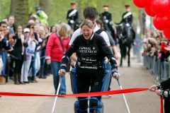 הישג ישראלי - Rewalk. מתוך תערוכת 60 ההשגים המדעיים הגדולים של ישראל של משרד המדע המוצבת בנתב"ג. צילום: קרים אוקטן