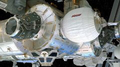 המודול המתנפח של ביגלו מחובר לתחנת החלל הבינלאומית. הדמייה: ביגלו אירוספייס
