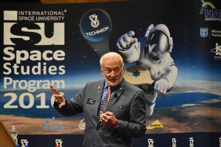Buzz Aldrin lectures as part of the International Space University at the Technion, July 2016. Photo: Nitzan Zohar, Technion Spokesperson
