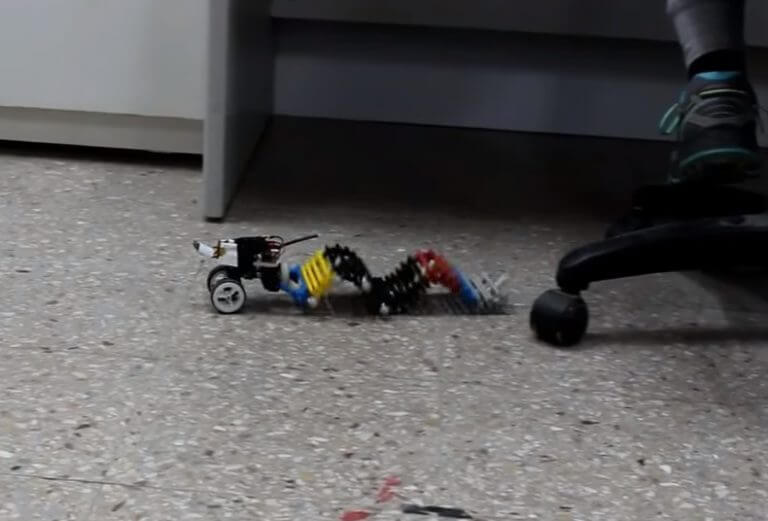רובוט המבצע תנועה גלית שפותח באוניברסיטת בן גוריון. צילום מסך