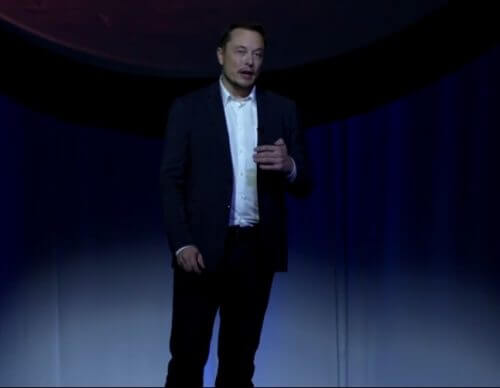 מנכ"ל ספייס איקס אילון מאסק מכריז על התוכנית ליישוב מאדים. מתוך יוטויוב