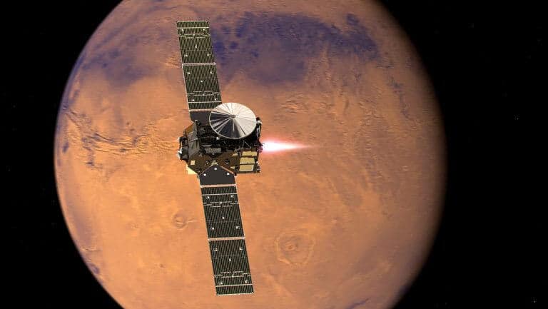 Simulation of the TGO probe performing a rocket burn to enter orbit around Mars. Imaging: ESA.