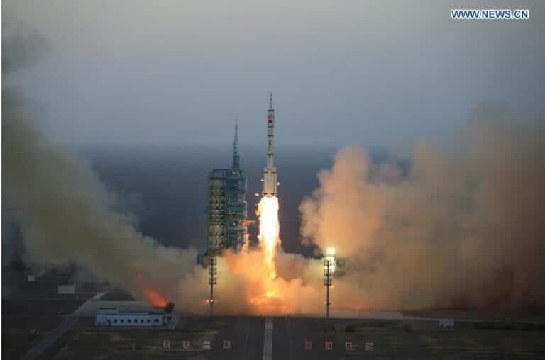 שיגור החללית שן ג'ואו 11, ב-17 באוקטובר 2016. צילום Xinhua/Li Gang