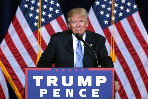 دونالد ترامب في تجمع انتخابي في فينيكس، أريزونا، أغسطس 2016. من ويكيبيديا