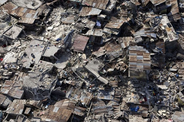 الأضرار بعد زلزال تاهيتي في عام 2010. الصورة: صور الأمم المتحدة، لوغان عباسي