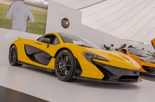 מכונית McLaren P1 שעיצובה הסתייע במאפייניו המיוחדים של דג המפרשן. צילום: nathanofengland / Flickr.