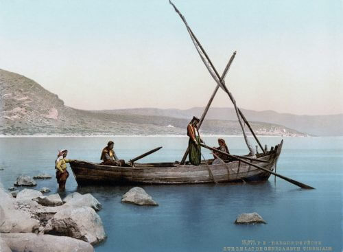צילום פוטוכרום של דייגים בכינרת בין 1890 ל-1905. מקור: ספריית הקונגרס.