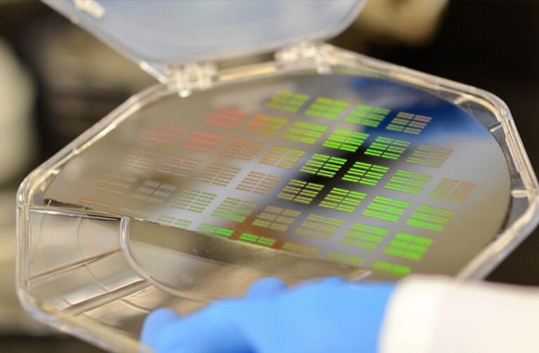 In five years will it be possible to shrink a laboratory to the size of a sensor? In the photo: a silicon wafer developed by IBM to sort particles found in body fluids in order to enable early detection of diseases. Source: IBM.
