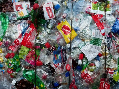 النفايات البلاستيكية. المصدر: موقع pixabay.com.