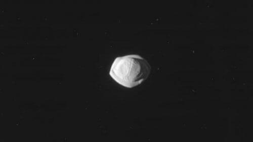 Saturn's moon Pan as seen from the Cassini spacecraft. Photo. Photo: NASA/JPL-Caltech/Space Science Institute)