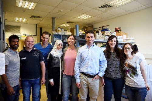 Prof. Avi Schroeder (third from the right) with his research group at the Technion. Photo: Omri Diner, courtesy of the Technion.