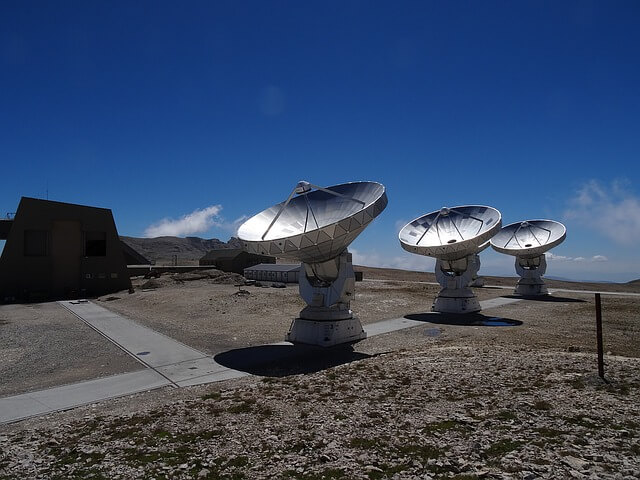 radio telescope. Photo: from PIXABAY.COM