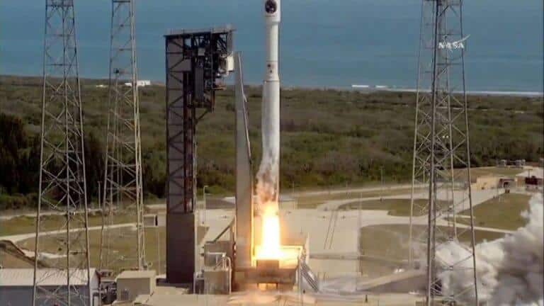 The moment of the launch of the Atlas 5 launcher and inside it a supply spacecraft to the International Space Station, including the Israeli student satellite Dokifat 2, 18/4/17. NASA photo