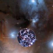תמונה זו מציגה את האזור המרהיב של היווצרות כוכבים שבו נמצא methyl isocyanate. בתוך העיגול – המחשה של מראה את המבנה המולקולרי של כימיקל זה. איור: ESO/Digitized Sky Survey 2/L. Calçada