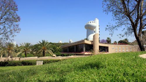 Weizmann Institute - A quarter of those who engaged in postdoctoral research in Israel in 2015 were at the Weizmann Institute. Photo: Yair Aronshtam.