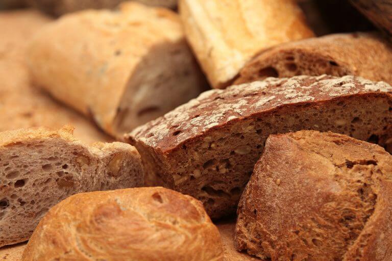 לפי מחקר חדש של חוקרים ממכון ויצמן, לחמי בריאות אינם בהכרח בריאים יותר מלחם לבן לכל אחד. מקור: pixabay.com.