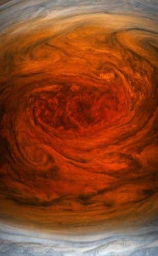 צילום תקריב מעובד של הרוחות הסוערות בתוך הכתם האדום הגדול. מקור: NASA / SwRI / MSSS / Gerald Eichstädt / Seán Doran.