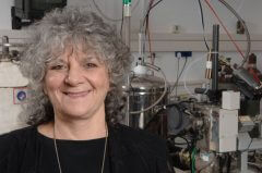 כלת פרס נובל לכימיה לשנת 2009, פרופ' עדה יונת. מקור: מגזין מכון ויצמן.