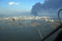 נזקי רעידת האדמה והצונאמי בסנדאי, יפן, 2011. צילום: U.S. Navy.