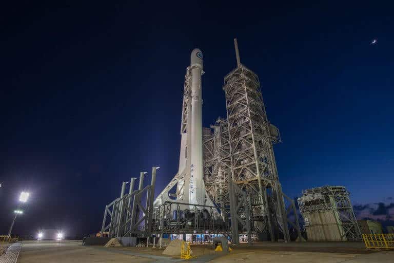 Falcon 9 launcher on the launch pad at the Kennedy Space Center. Source: SpaceX.