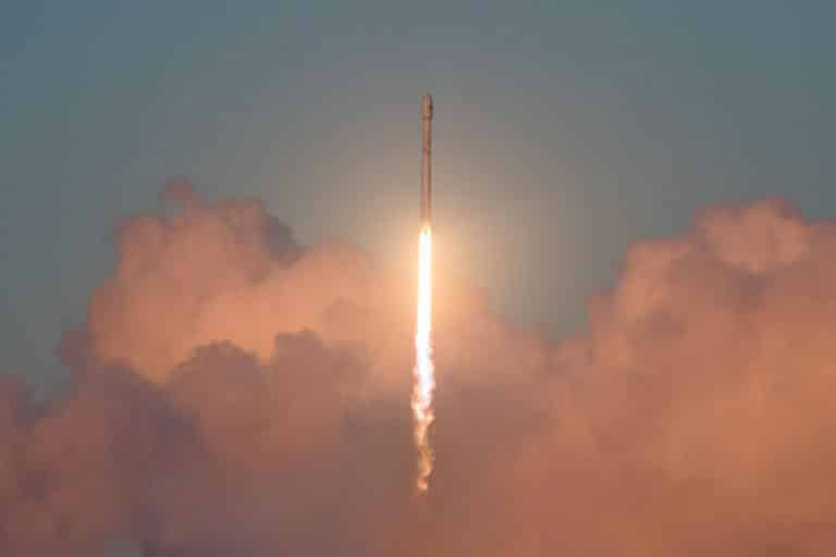 The used Falcon 9 soars into the sky in yesterday's successful launch. Source: SpaceX.