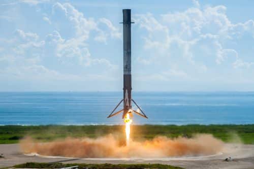 נחיתת השלב הראשון של פאלקון 9 על מנחת יבשתי, ספטמבר 2017. צילום: SpaceX.