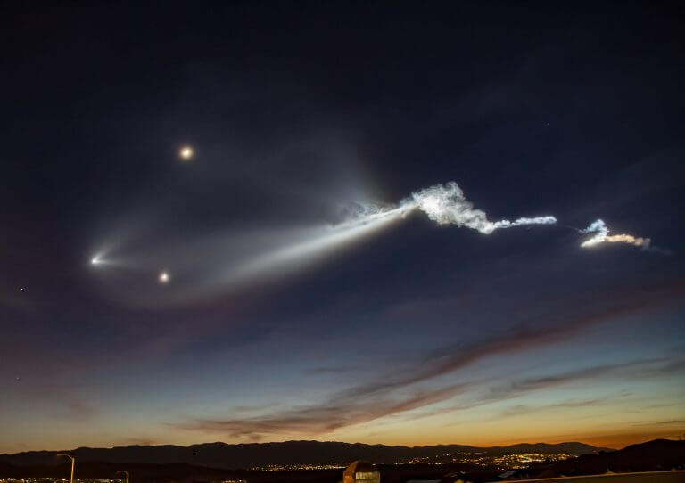 The illuminated trail left behind by the Falcon 9 launcher, which stunned the people of California last Friday. Photography: Kevin Gill.
